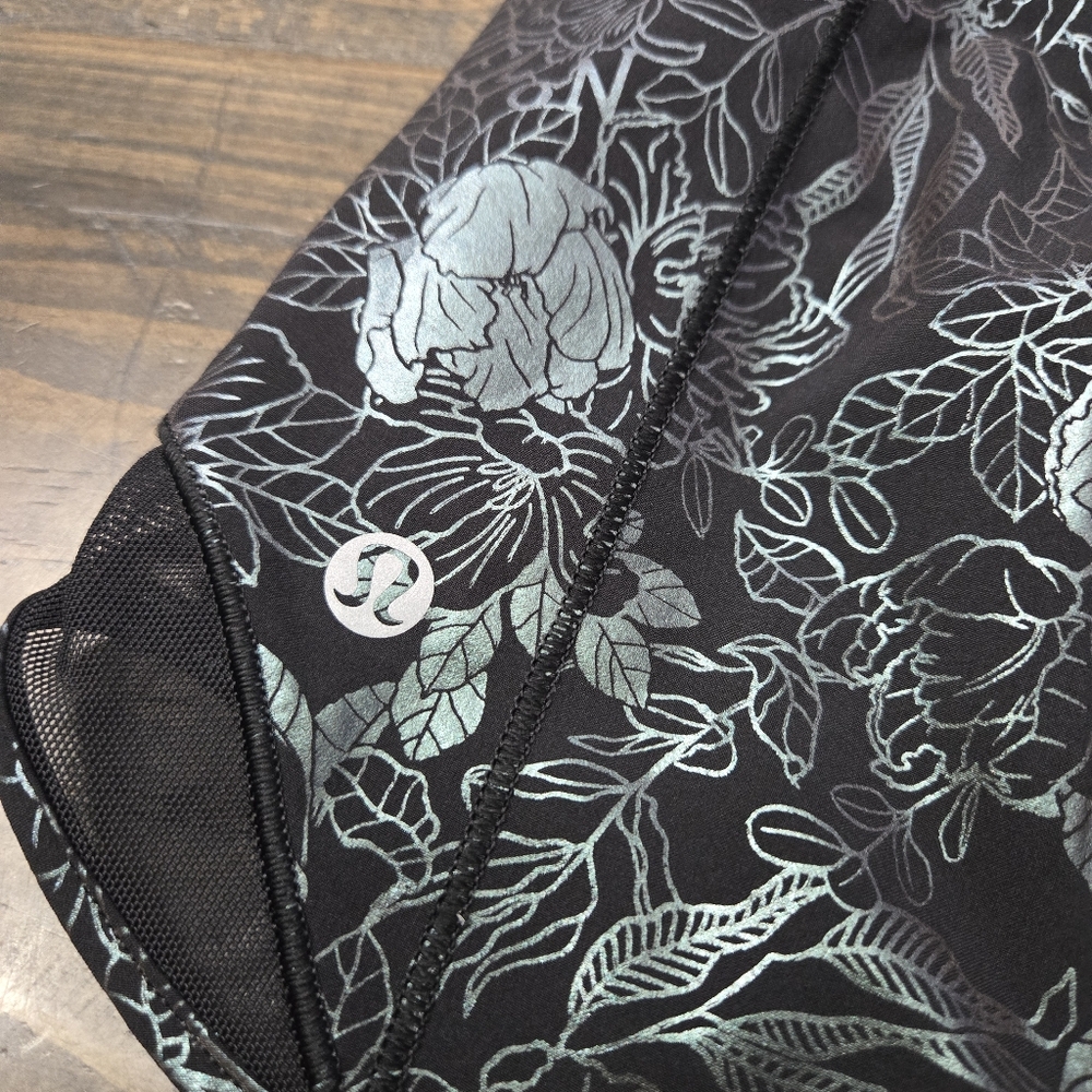 LULULEMON Hotty Hot Shorts | 2 - Picture 5 of 7